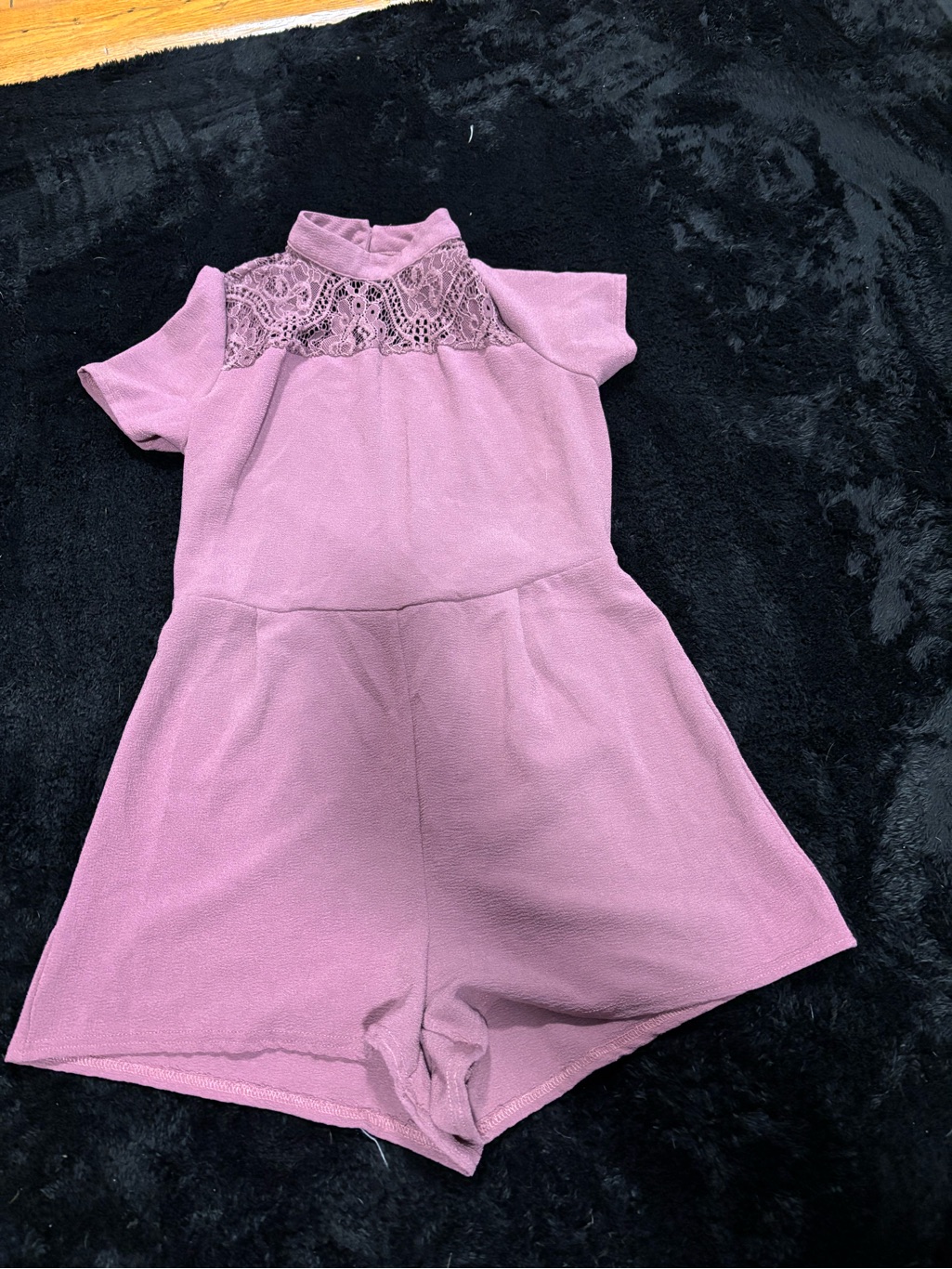 Mauve Romper With Lace